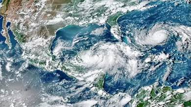 عاصفة مدارية تشتد قوة قرب المكسيك وتتجه نحو فلوريدا
